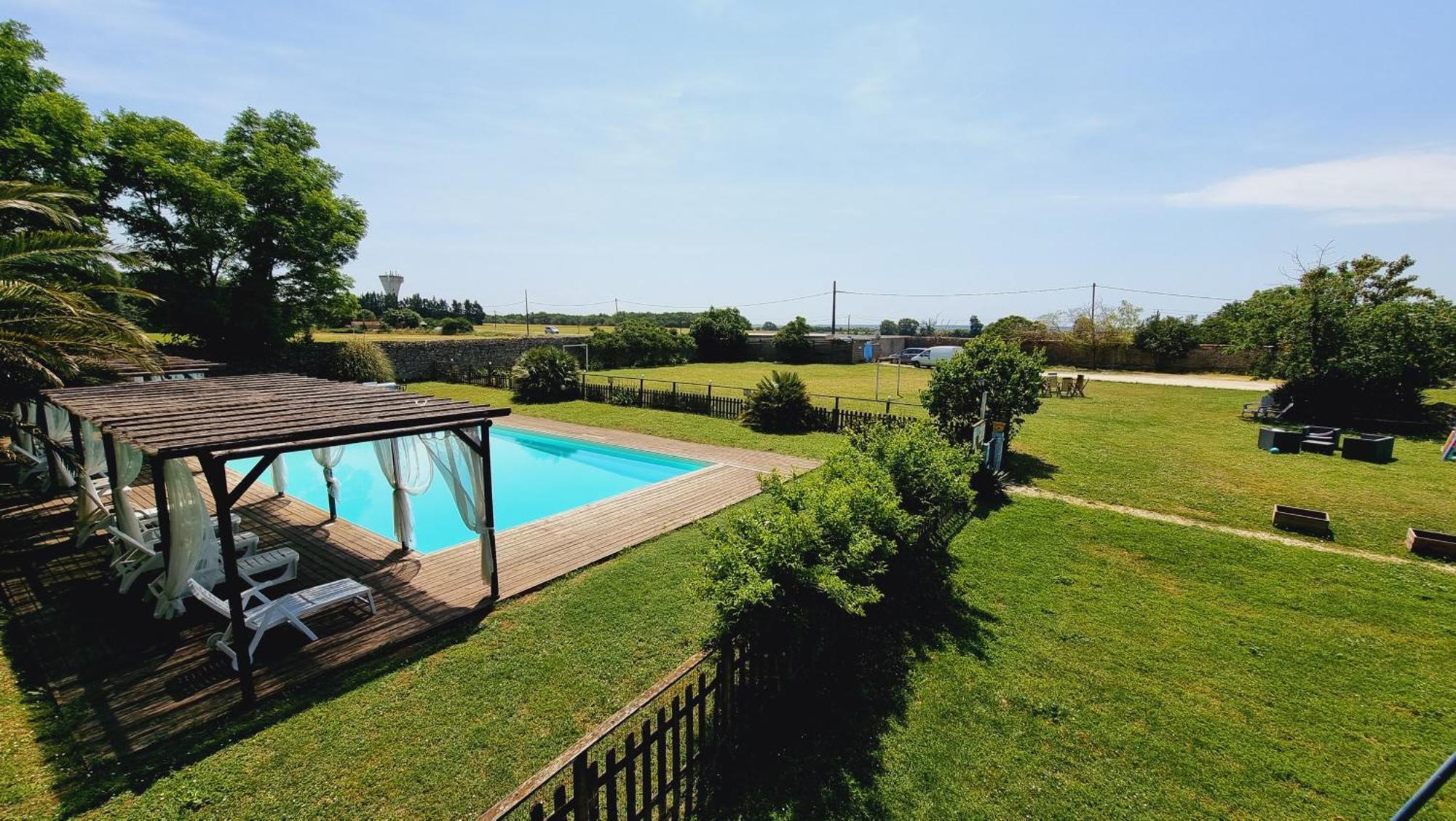 Вилла Domaine De Rochebonne Saint-Just-Luzac Экстерьер фото