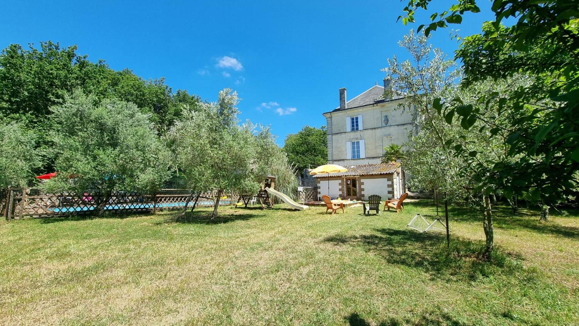Вилла Domaine De Rochebonne Saint-Just-Luzac Экстерьер фото