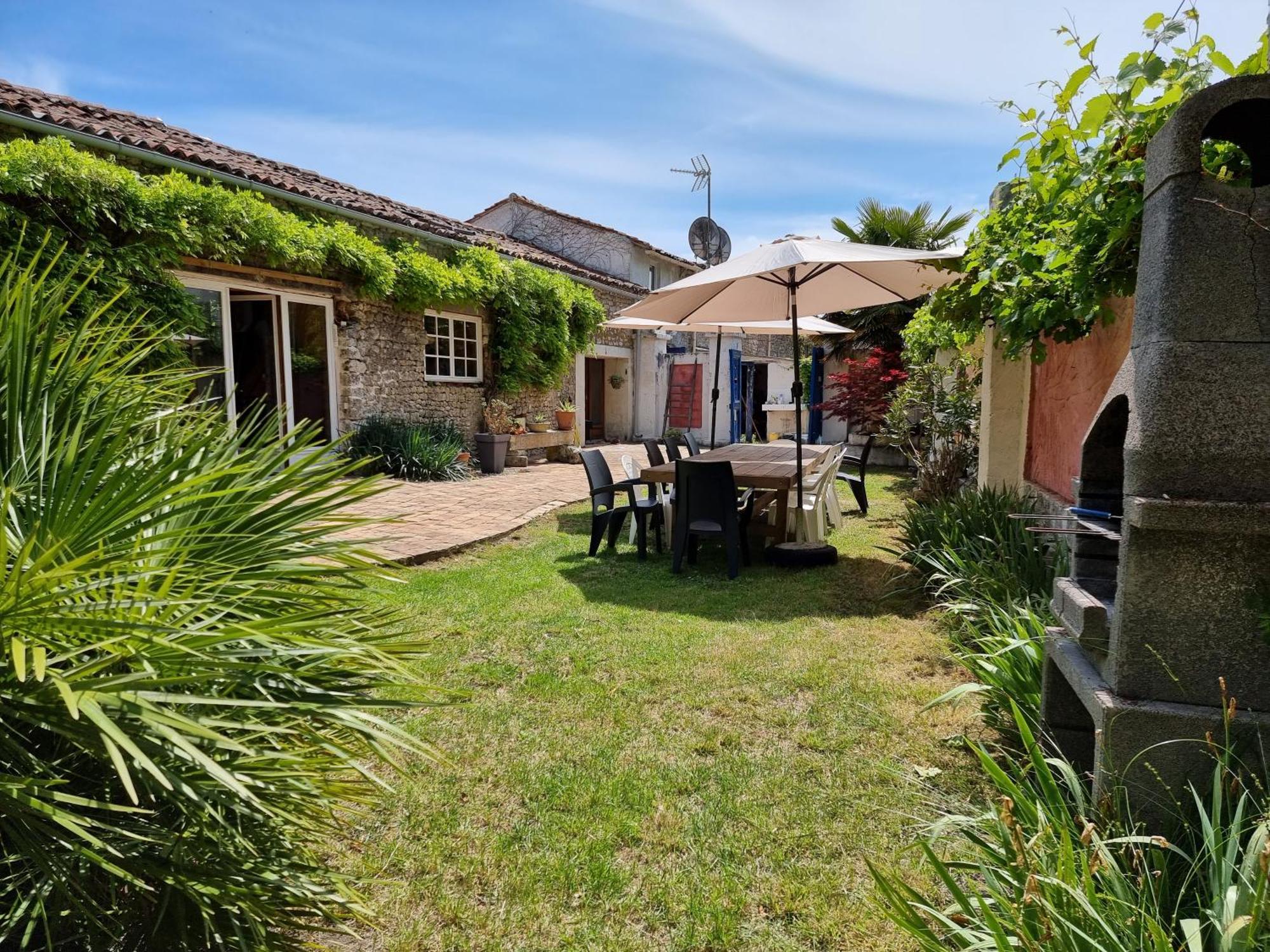 Вилла Domaine De Rochebonne Saint-Just-Luzac Экстерьер фото