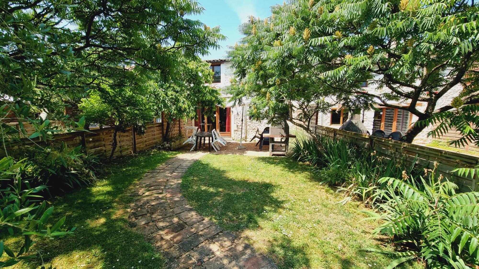 Вилла Domaine De Rochebonne Saint-Just-Luzac Экстерьер фото